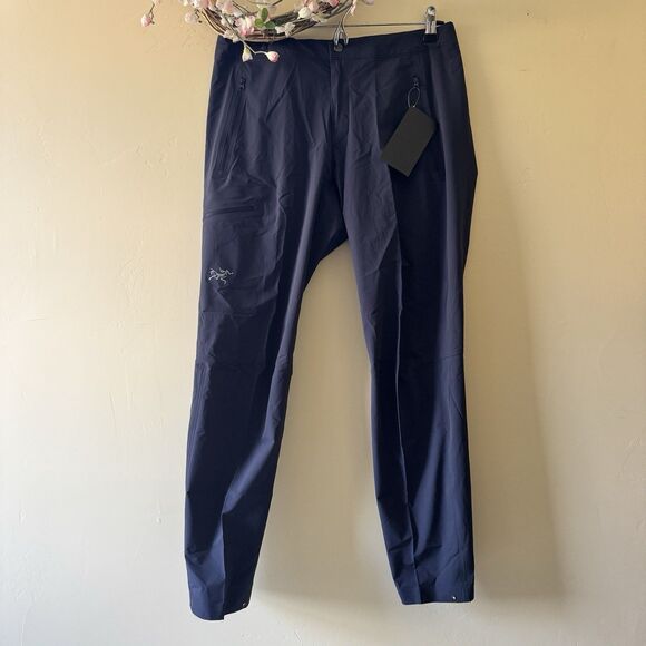 ARC'TERYX GAMMA PANTS - WOMEN'S - SIZE: WOMEN 8 SHORT - BLACK SAPPHIRE - Picture 1 of 14